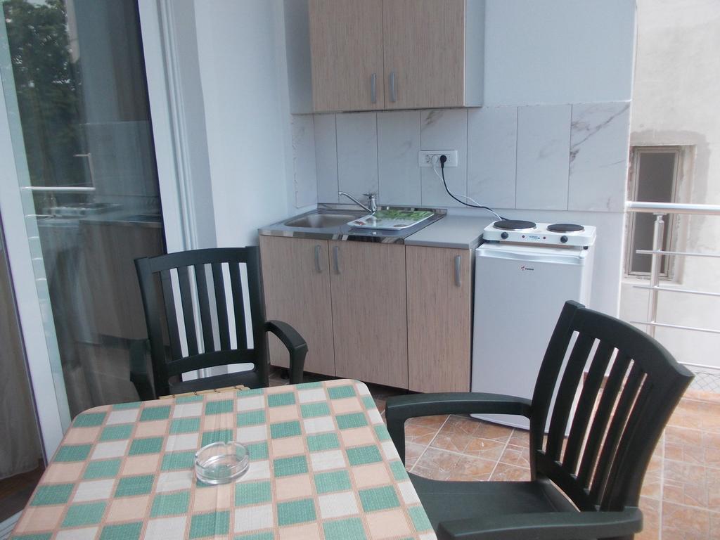 Apartments Idolga بار الغرفة الصورة