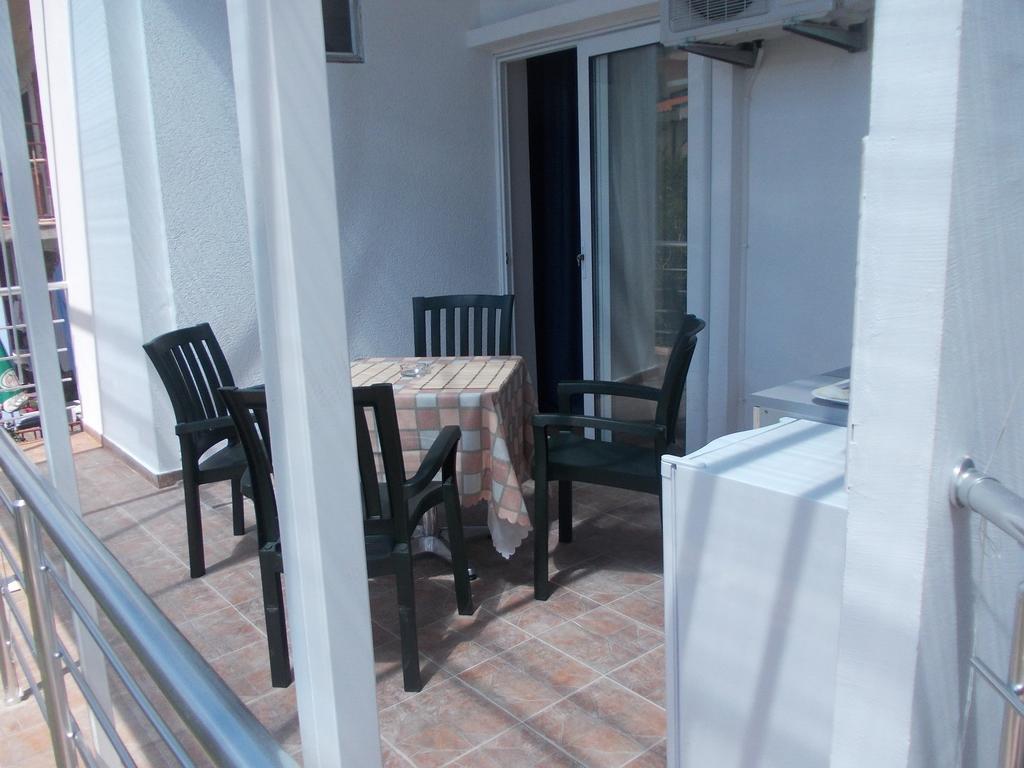 Apartments Idolga بار الغرفة الصورة